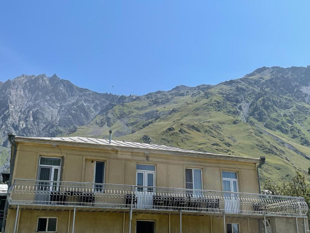 Family Hotel 7 Sisters Казбеги Екстериор снимка